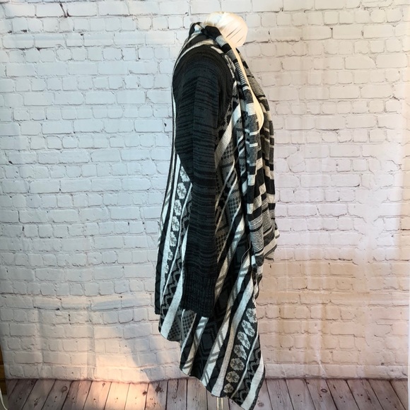 Vanity Cardigan Sweater Black & White Stripe Southwest Pattern XL - Picture 2 of 6